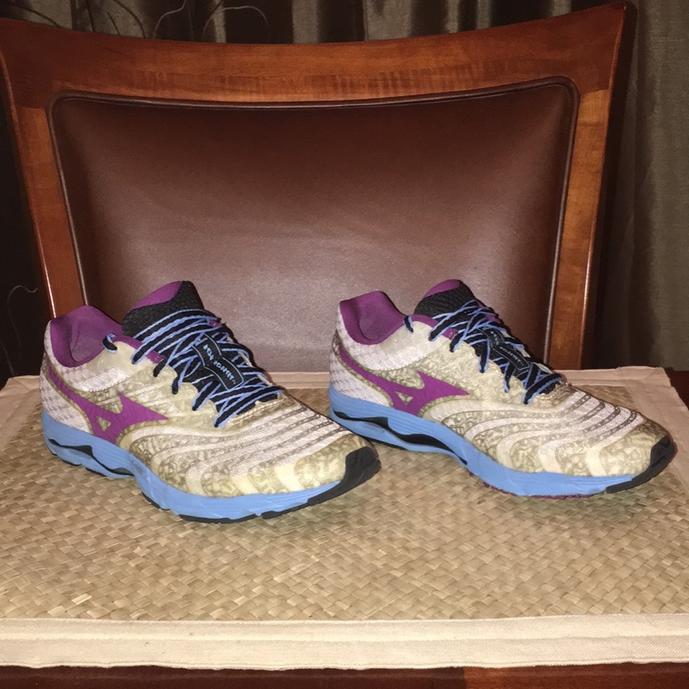 LIKE NEW!!! MIZUNO WAVE SAYONARRA2 Sz W6.5